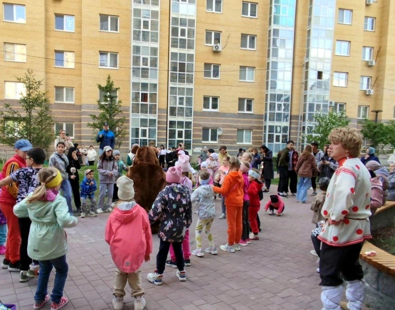 «А у нас во дворе»: День соседей на Домостроителей, 12а