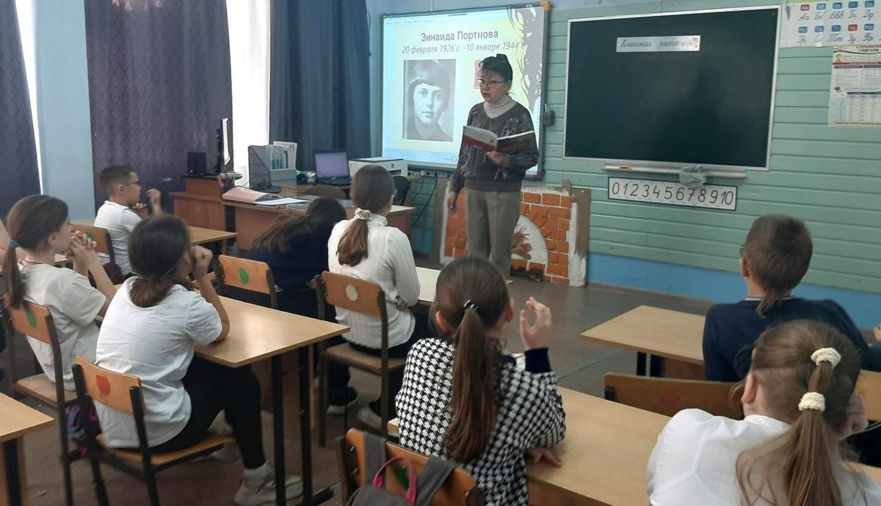 «Плакаты военных лет»