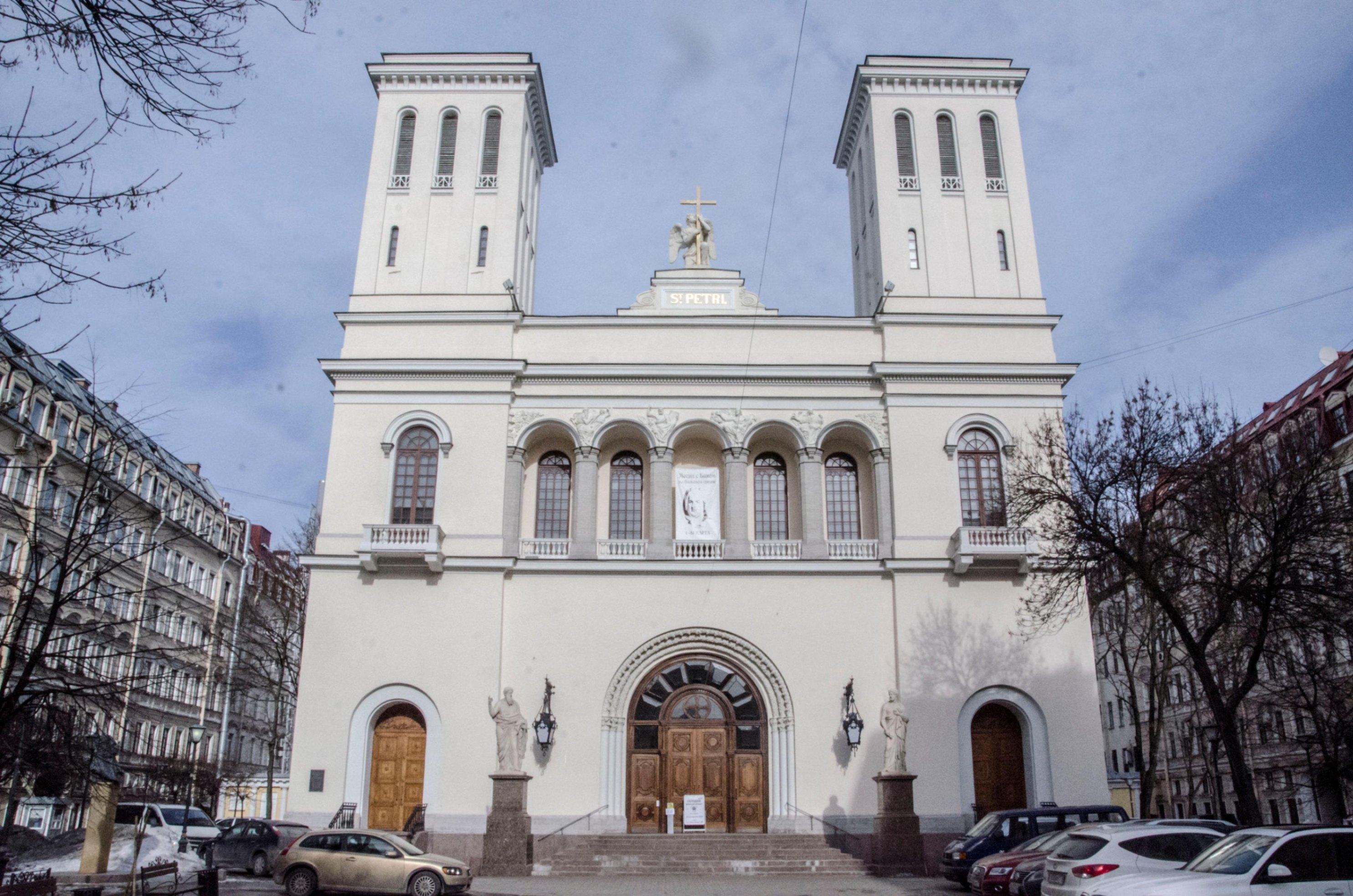 Лютеранская церковь святой екатерины санкт петербург. Лютеранская Церковь в Санкт-Петербурге. Собор Петра и Павла Санкт-Петербург Петрикирхе. Лютеранская Церковь Святой Анны в Санкт-Петербурге.