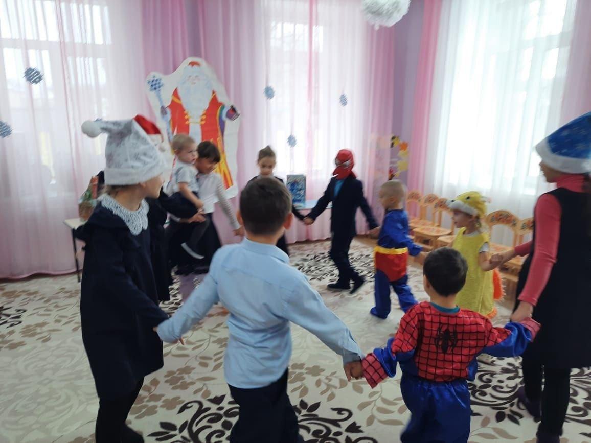 «С днем рождения, Дед Мороз!»