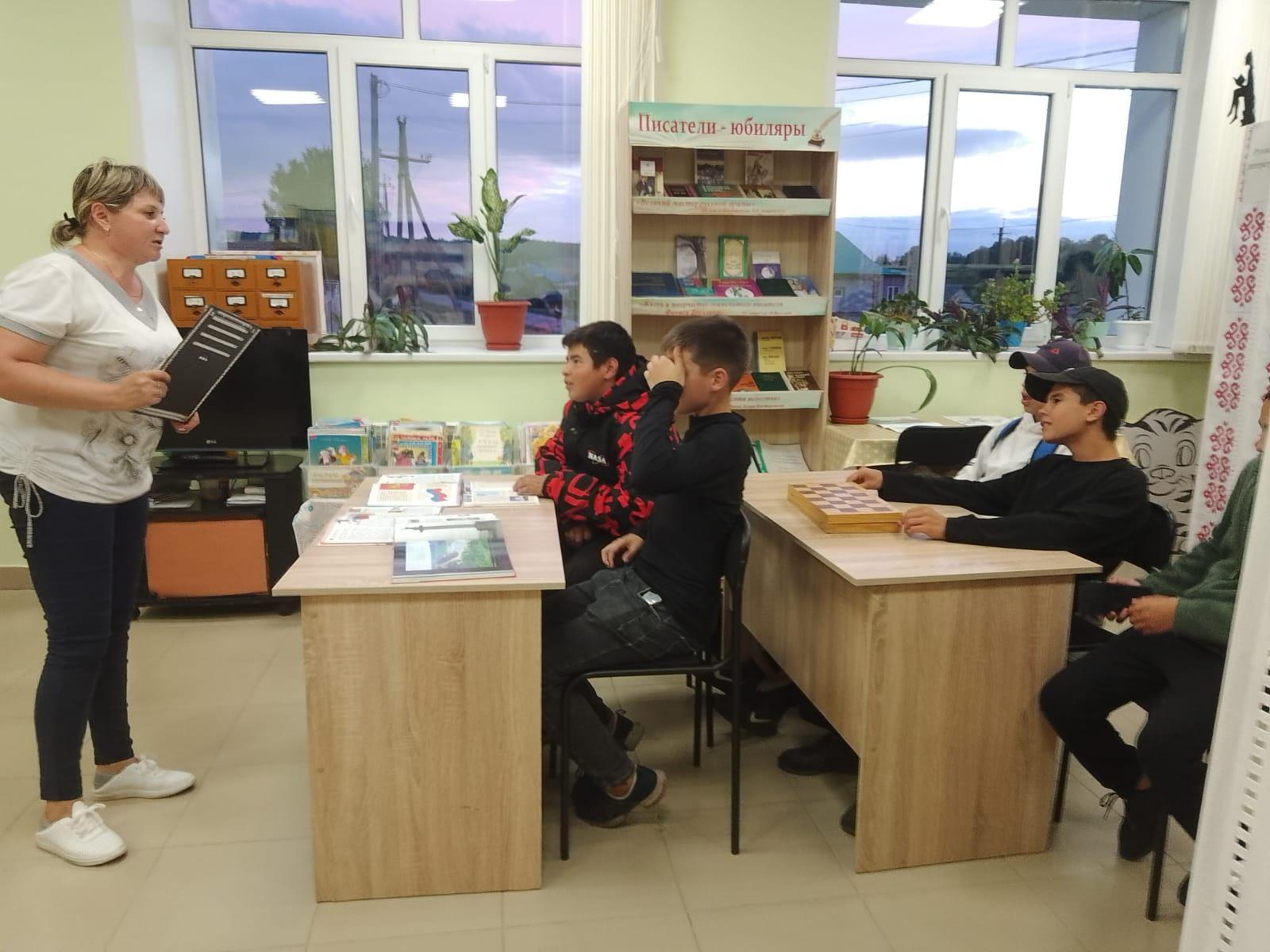 Интеллектуально-познавательная игра «В гости к матрешке»