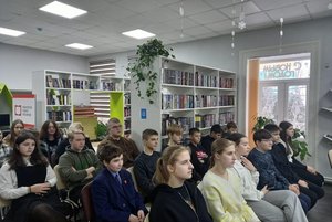 Выставка-беседа «Герои на все времена»