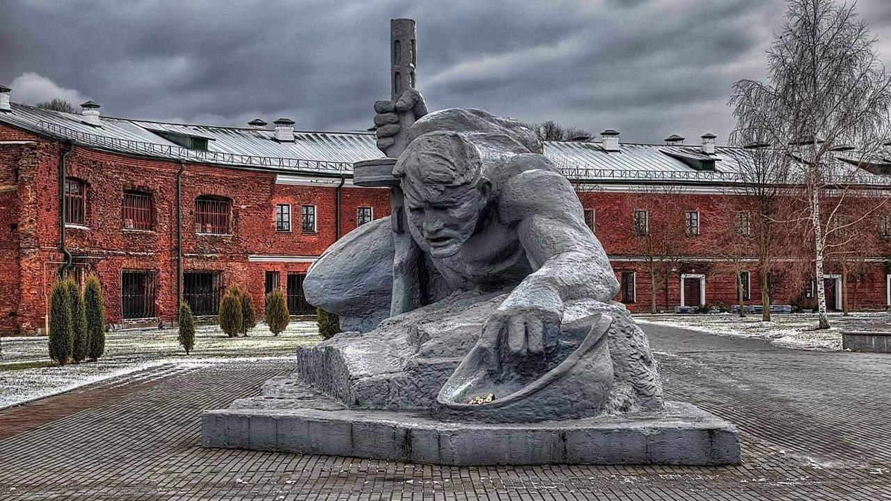 «У стен Брестской крепости»