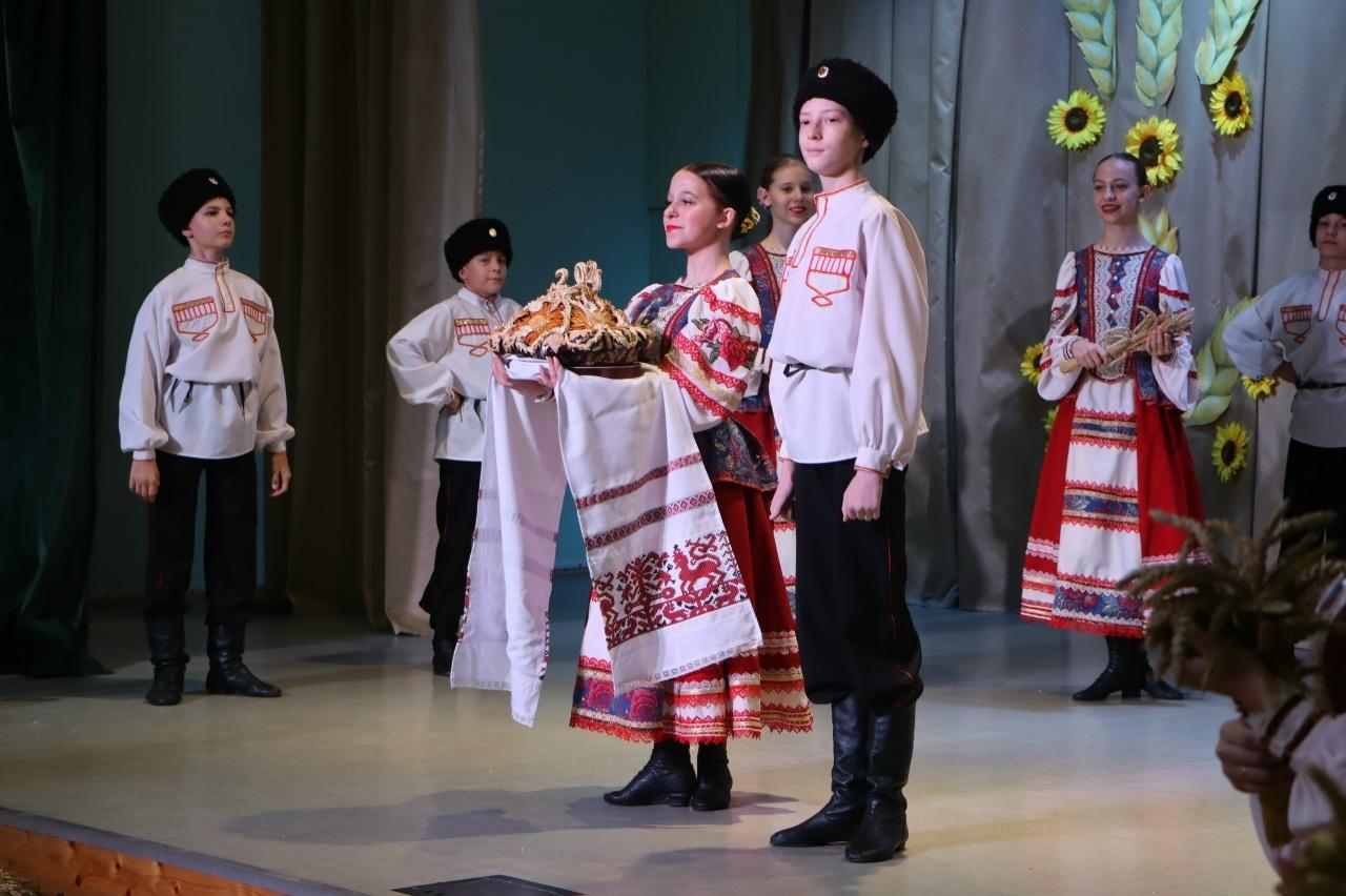 Театрализованная программа «Венок дружбы»