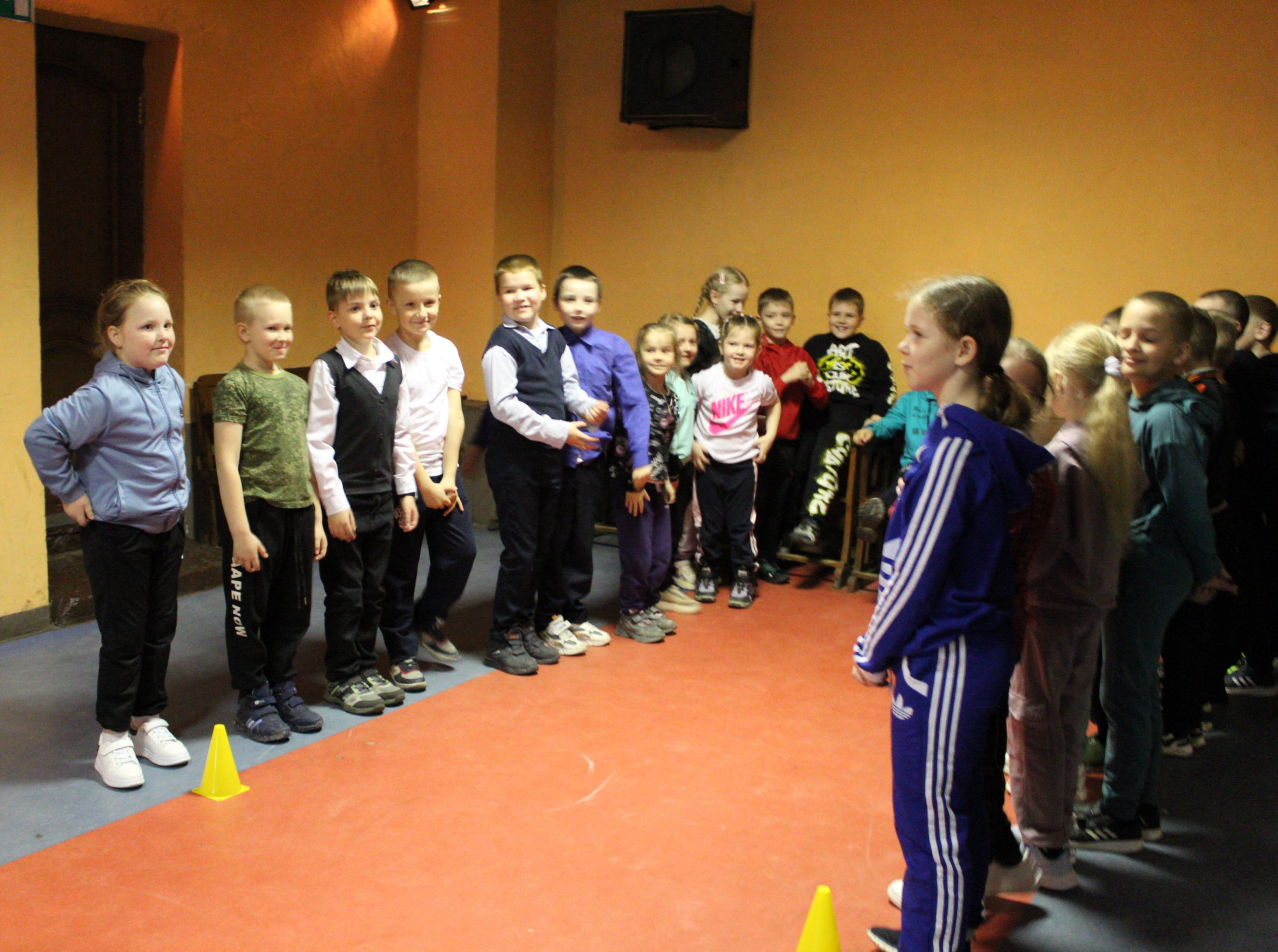 Спортивно-игровая программа «Дружно, смело с оптимизмом – за здоровый образ жизни»