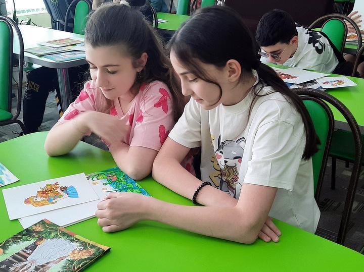 Художественное занятие «Разноцветные кляксы»