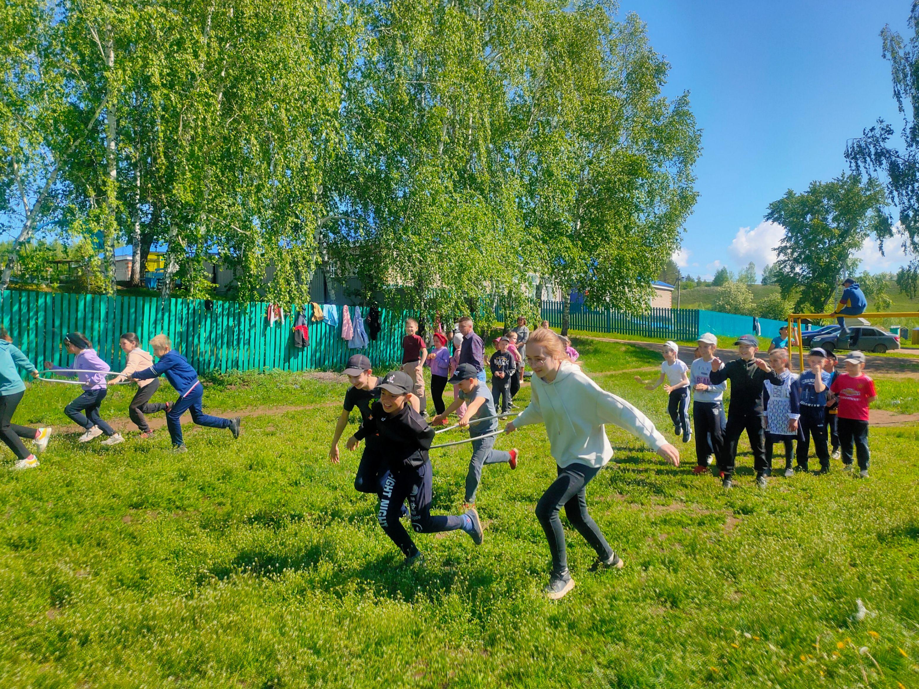 Игровая программа «Счастья детям на планете!»