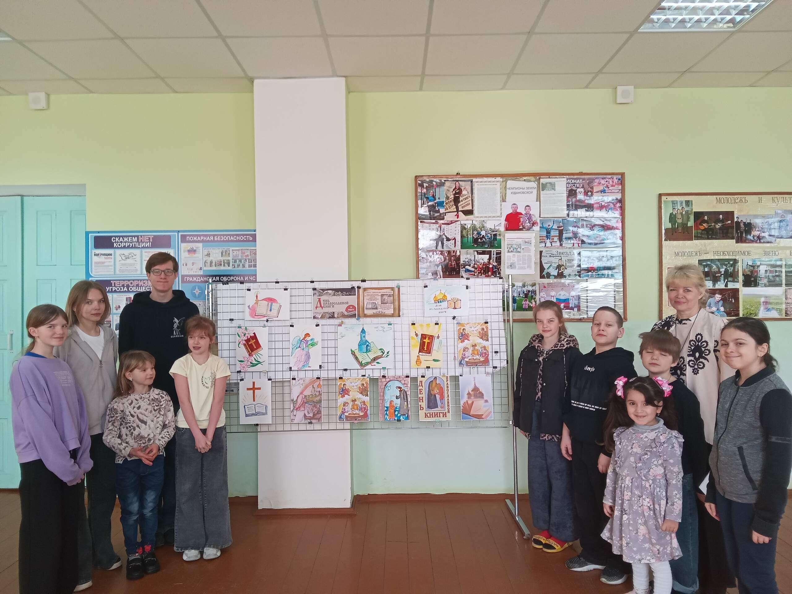 Выставка рисунков «Была война-была Победа»