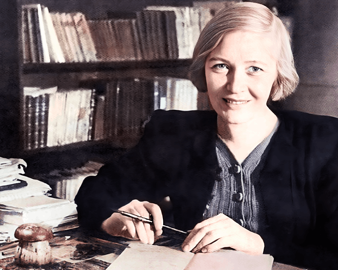 Выставка–витрина «Голос и совесть Ленинграда»