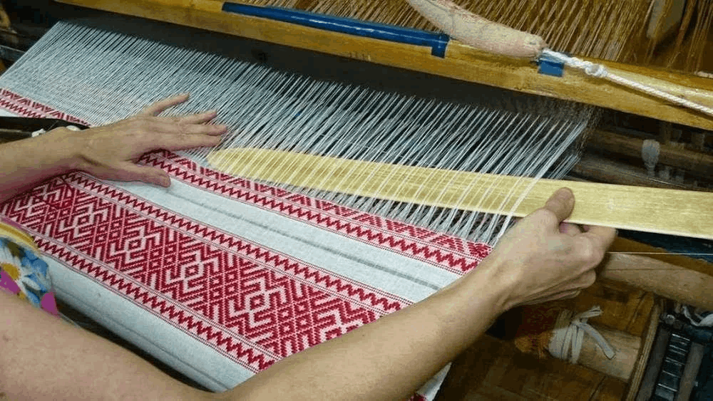 Мастер-класс «Ткачество на ткацком станке»