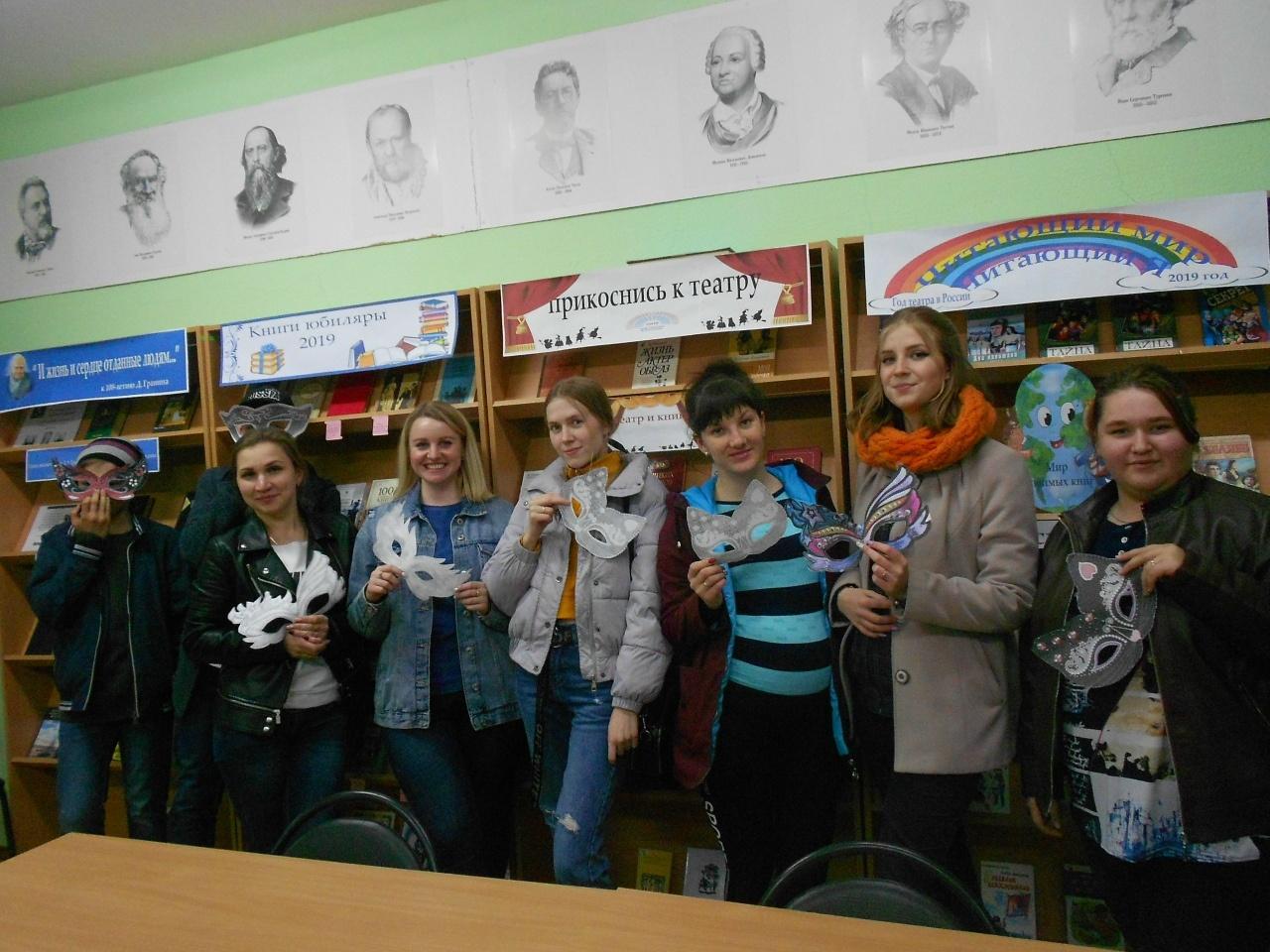 Развлекательная программа «Волшебная сила кулис»