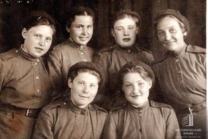 Виртуальная выставка «Женщинам – защитницам родины посвящается»