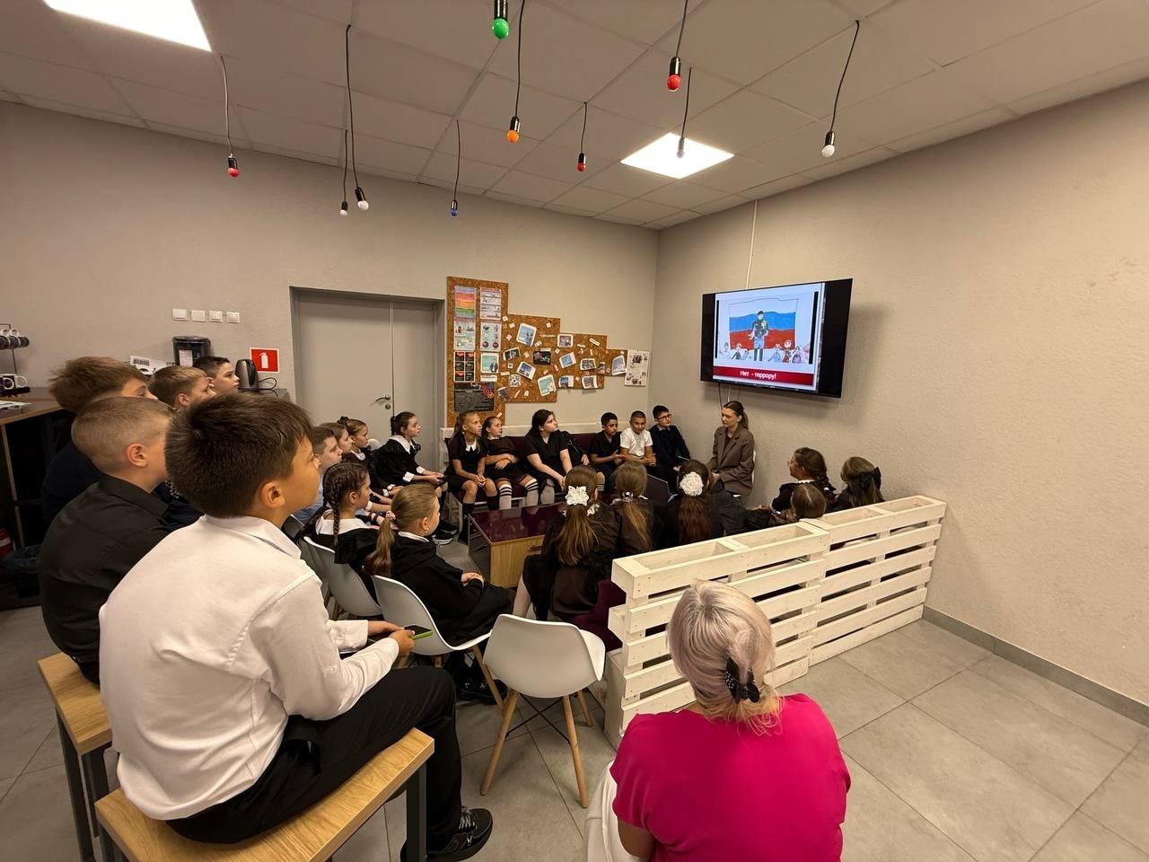 Информационный час «Терроризм без масок»