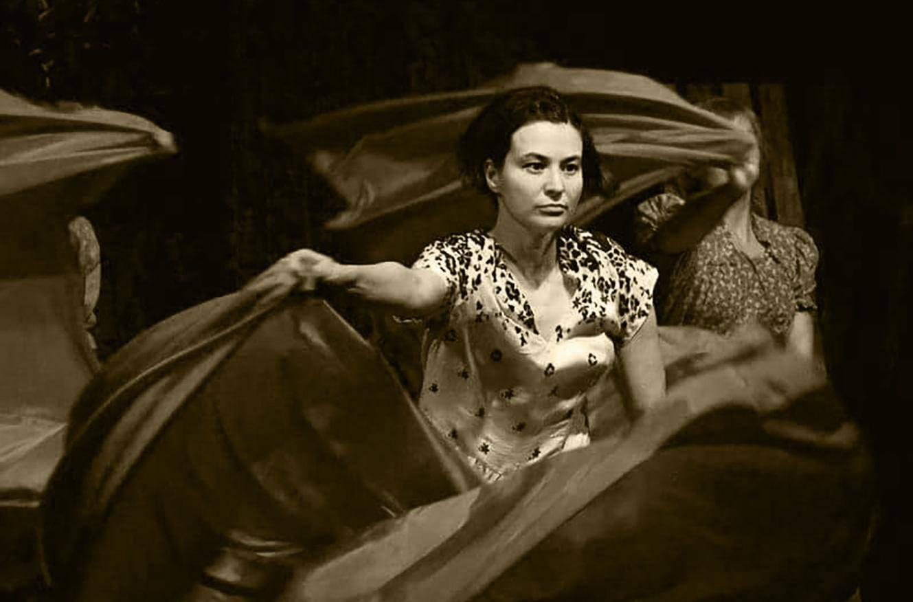 Спектакль «Не покидай меня»