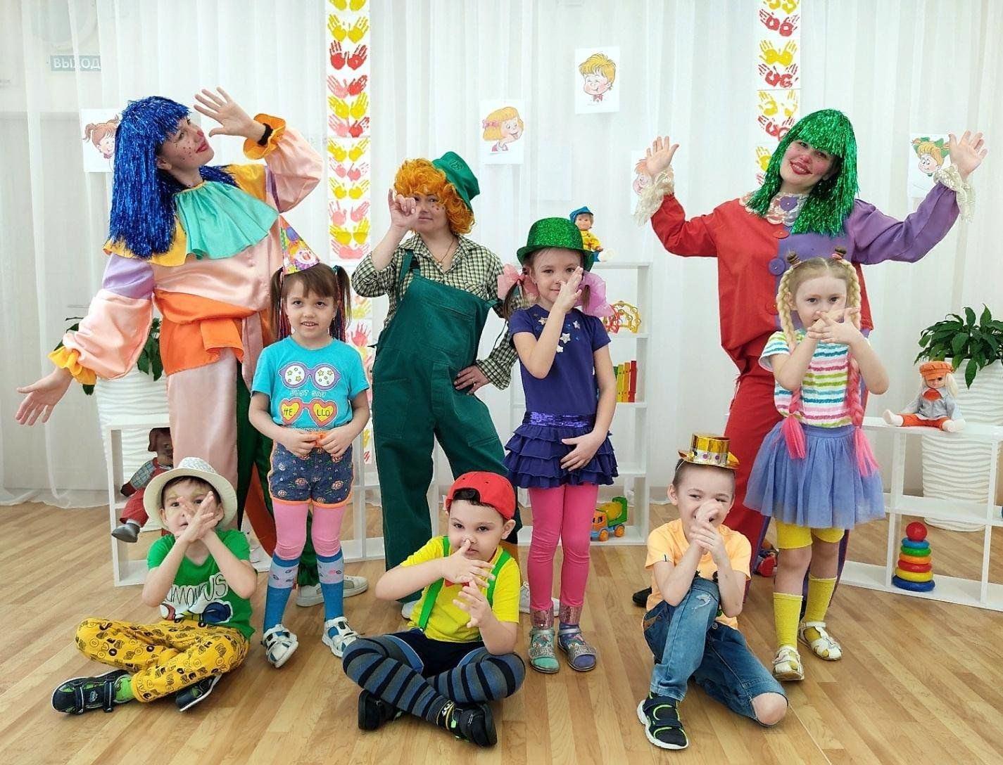 Игровая программа «Во круг смеха»