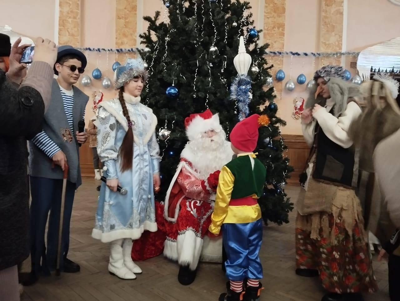 Новогодний утренник «Зимних сказок чудеса»