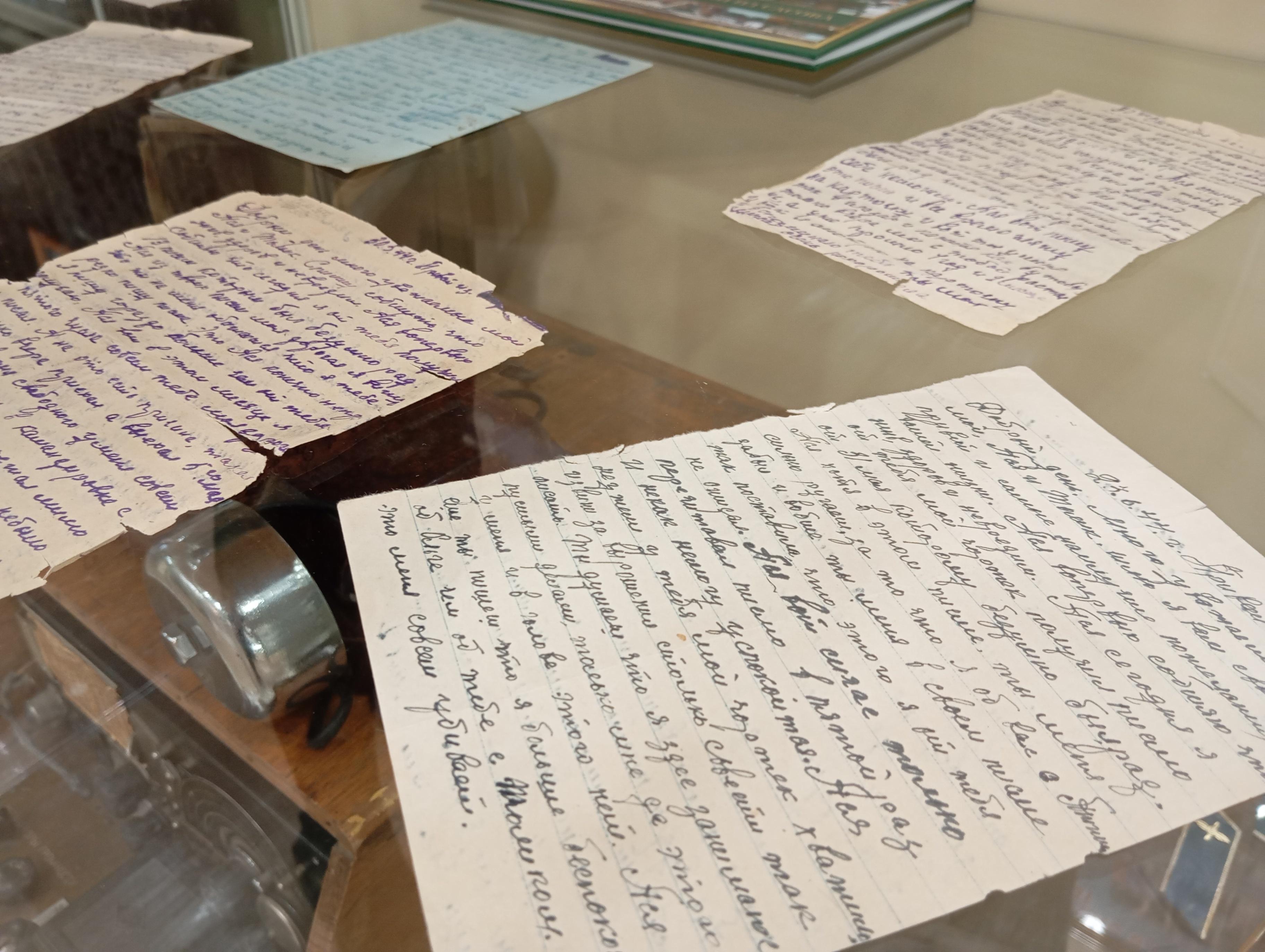 Выставка «Треугольники судьбы»