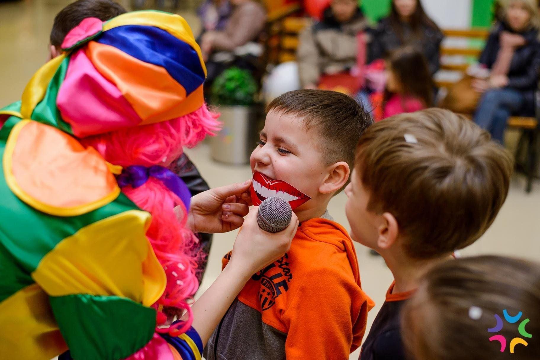 Развлекательная программа «Смеяться разрешается!»