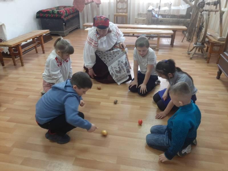 Час вопросов и ответов «Сказочный мир русской деревянной игрушки»