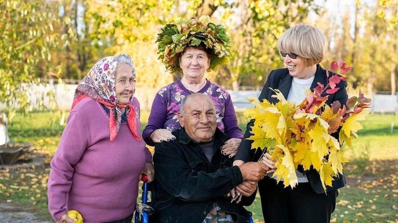 Праздничная программа «У нашей мудрости высокая цена»