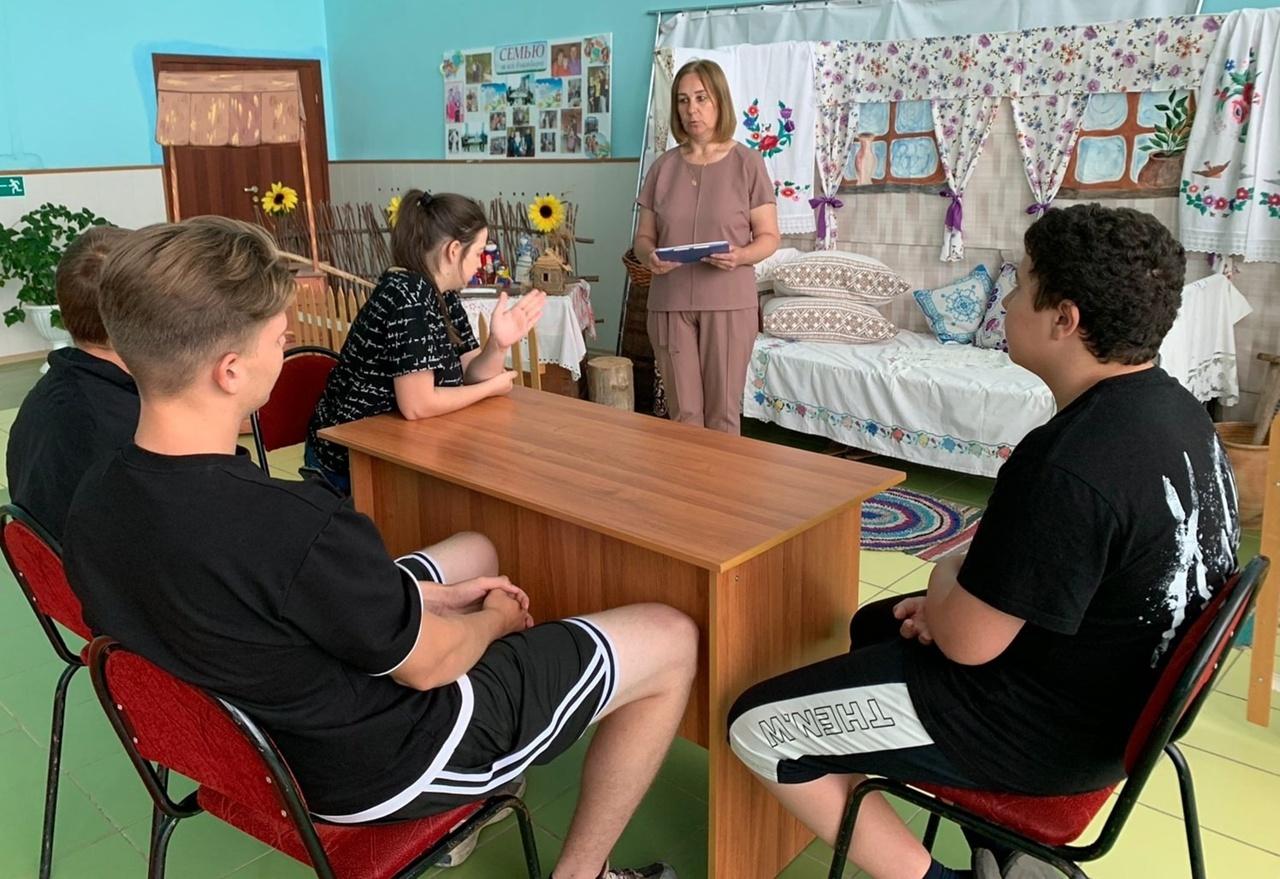 Программа «Вечер в библиотеке»