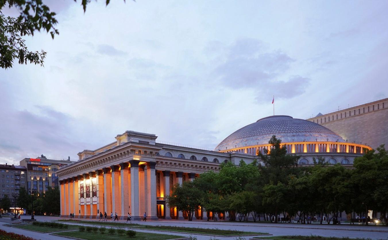 НОВАТ – Новосибирский академический театр оперы и балета.