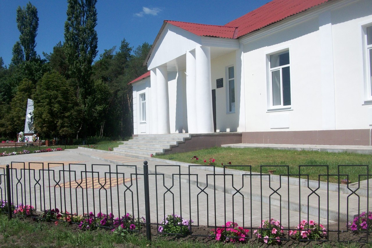 Клуб с. Серетино