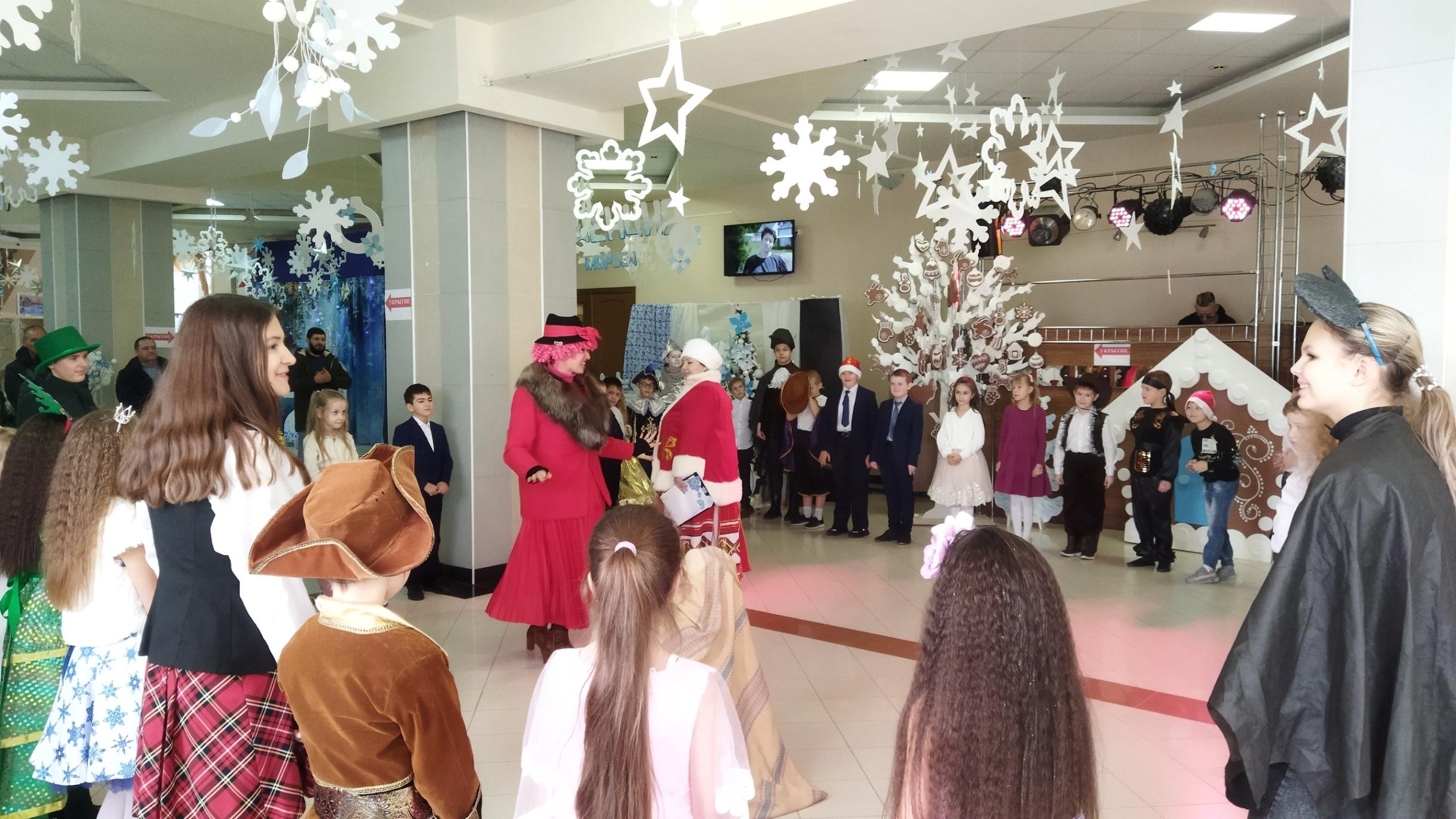 Утренник «Новогоднее чудо с любимыми героями»