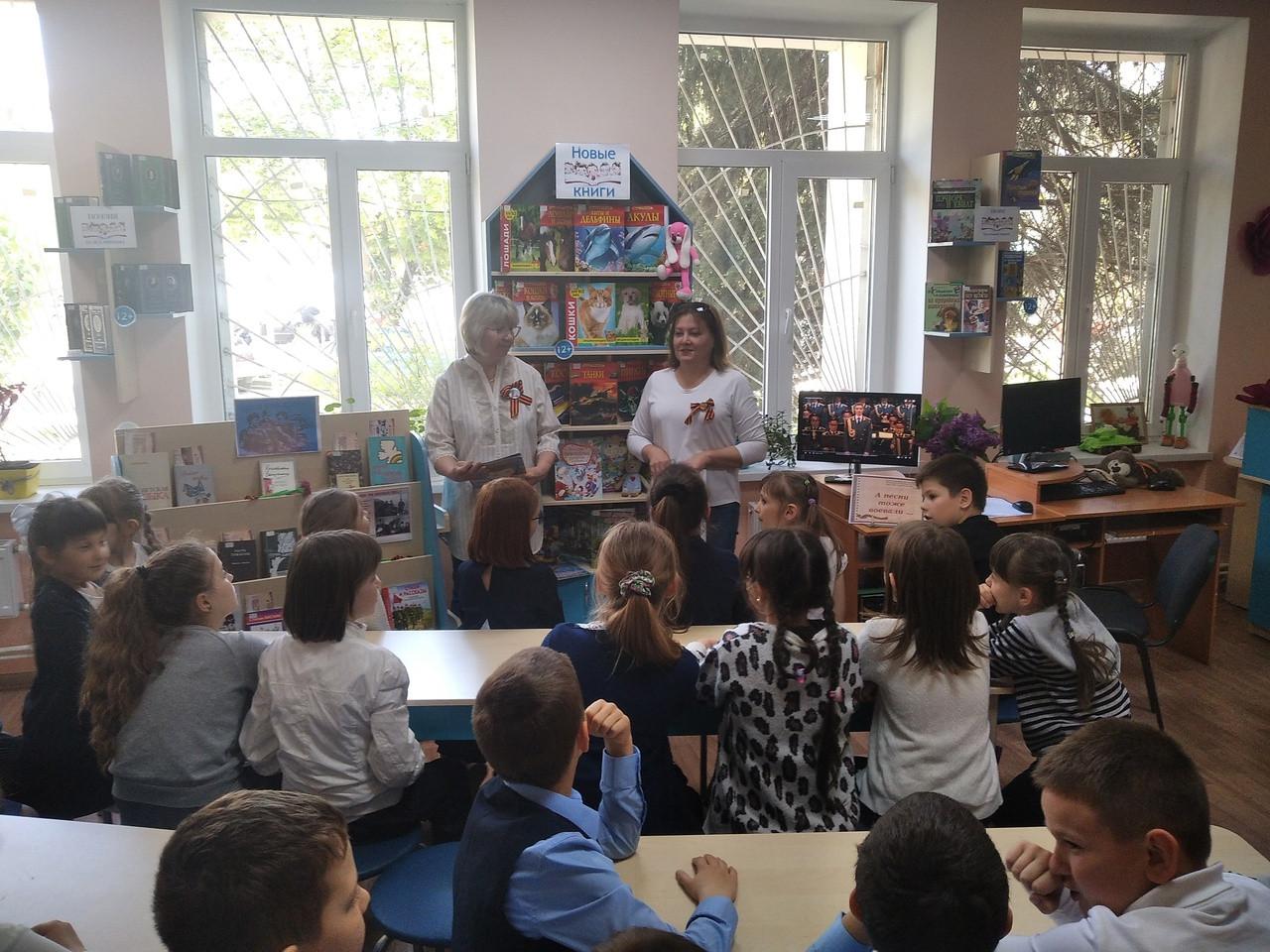 Литературный час «Я говорю с тобой из Ленинграда»