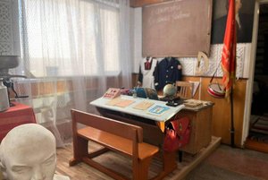 Выставка «Школьные годы чудесные»