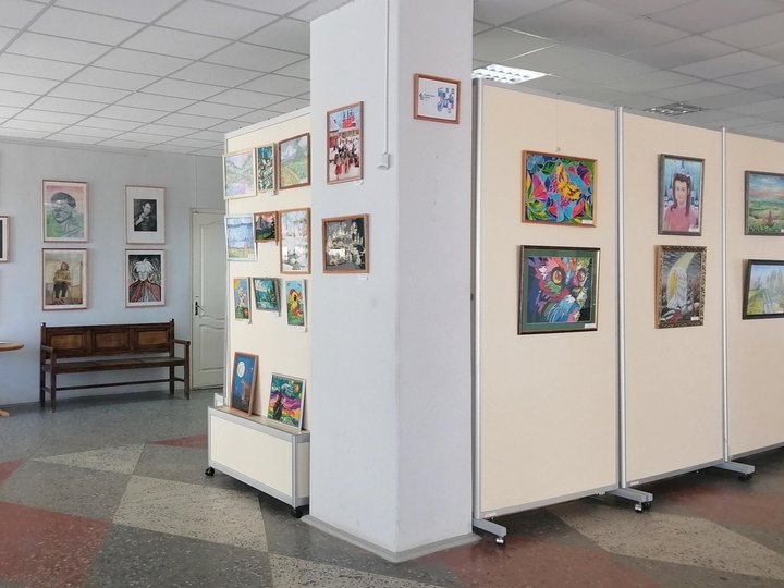 Выставка работ художников и мастеров Кольчугина и Кольчугинского района