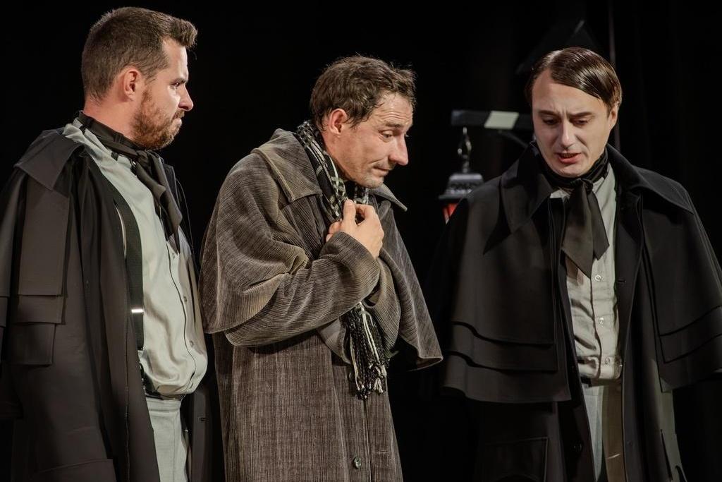 Спектакль «Шинель»