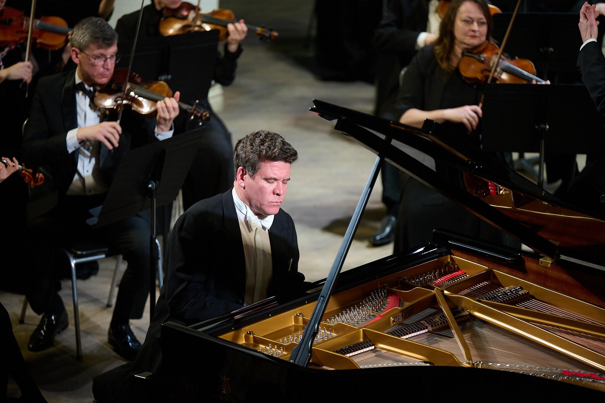 Гала-концерт «Денис Мацуев представляет: диалог поколений»