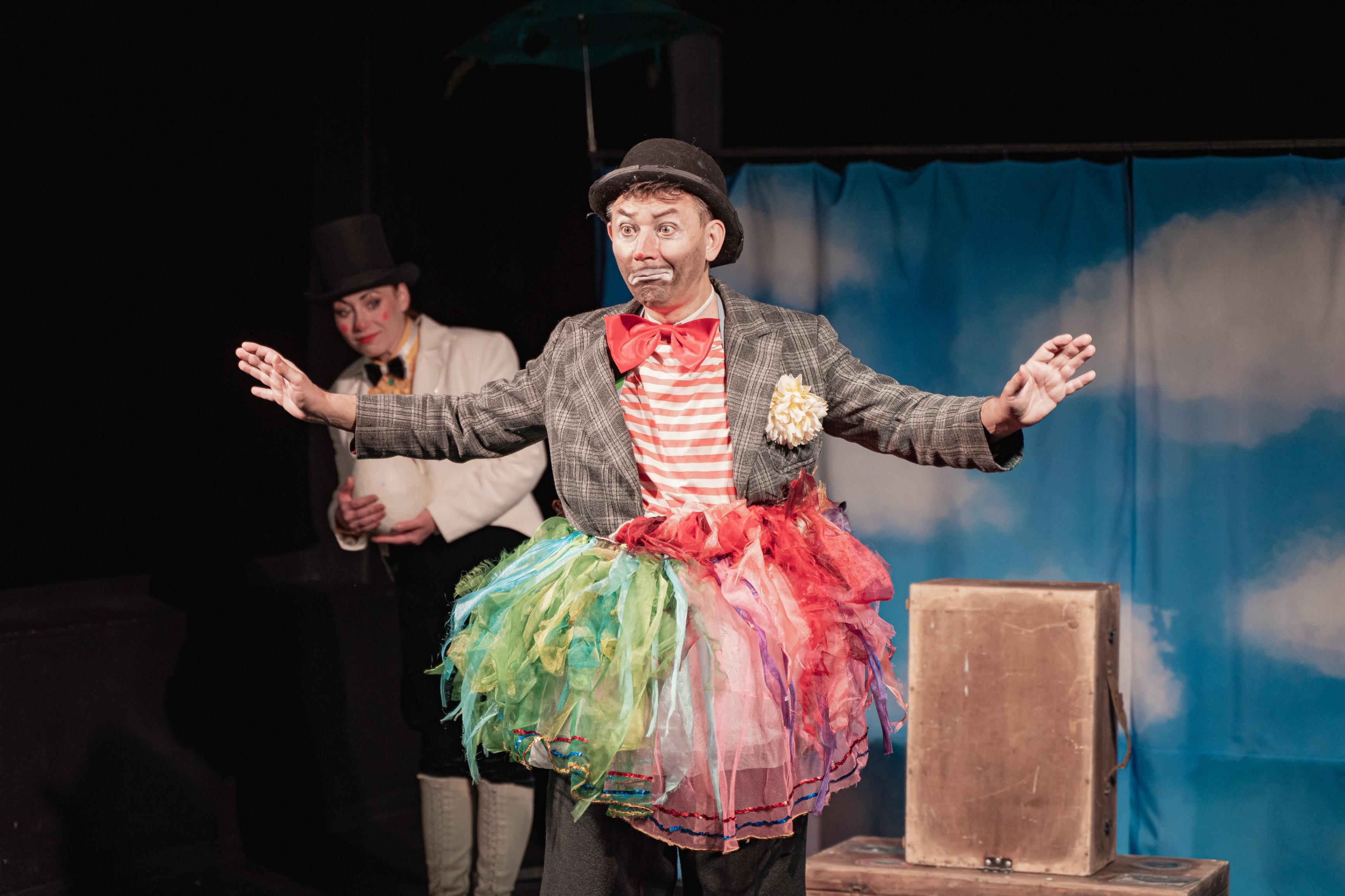 Спектакль «Слон и птичка»