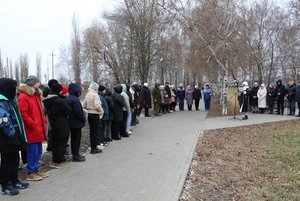 Митинг, посвященный Дню героев Отечества «Замедли шаг у обелиска».