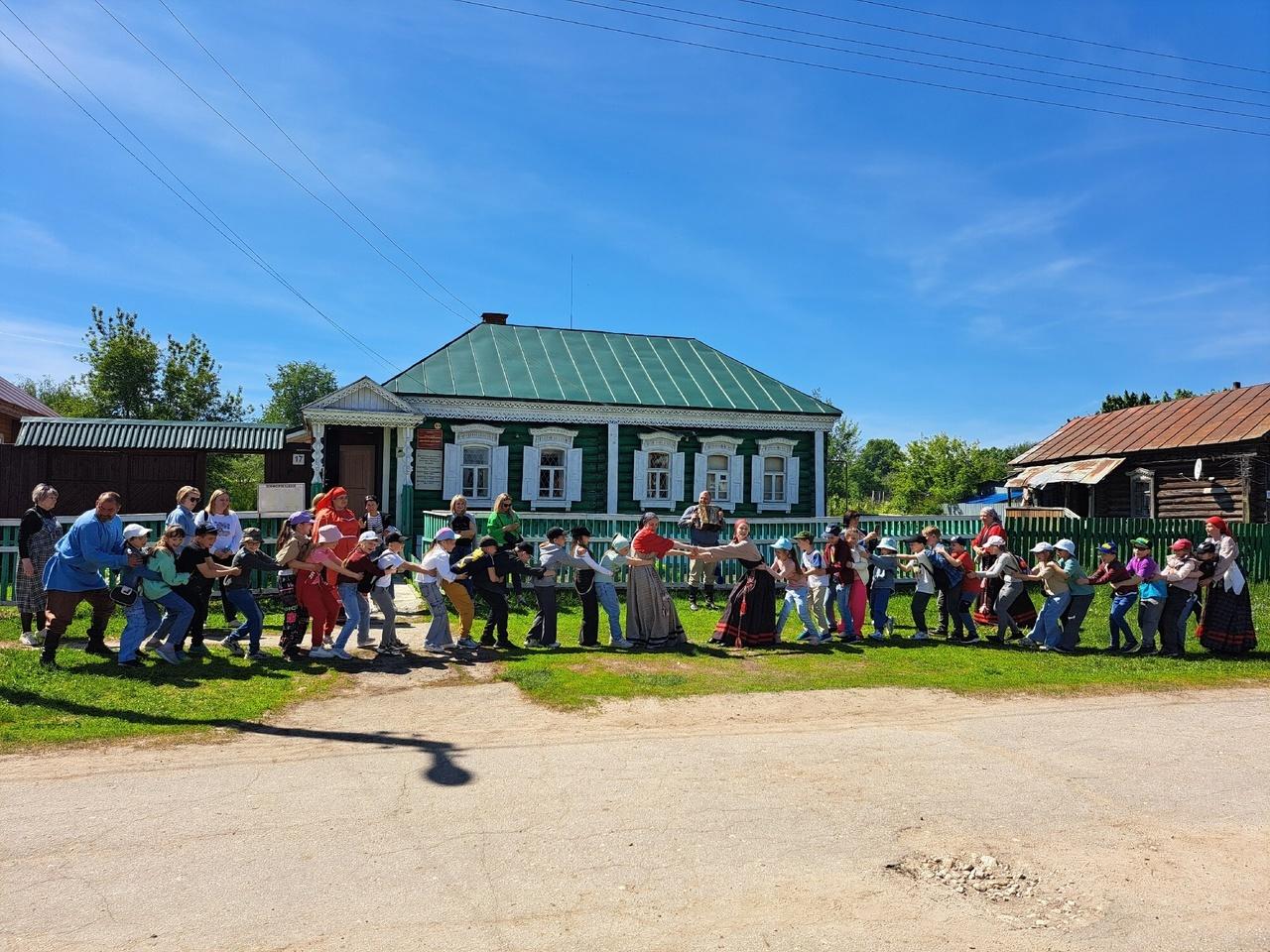 Программа «По-хружкому погулять»