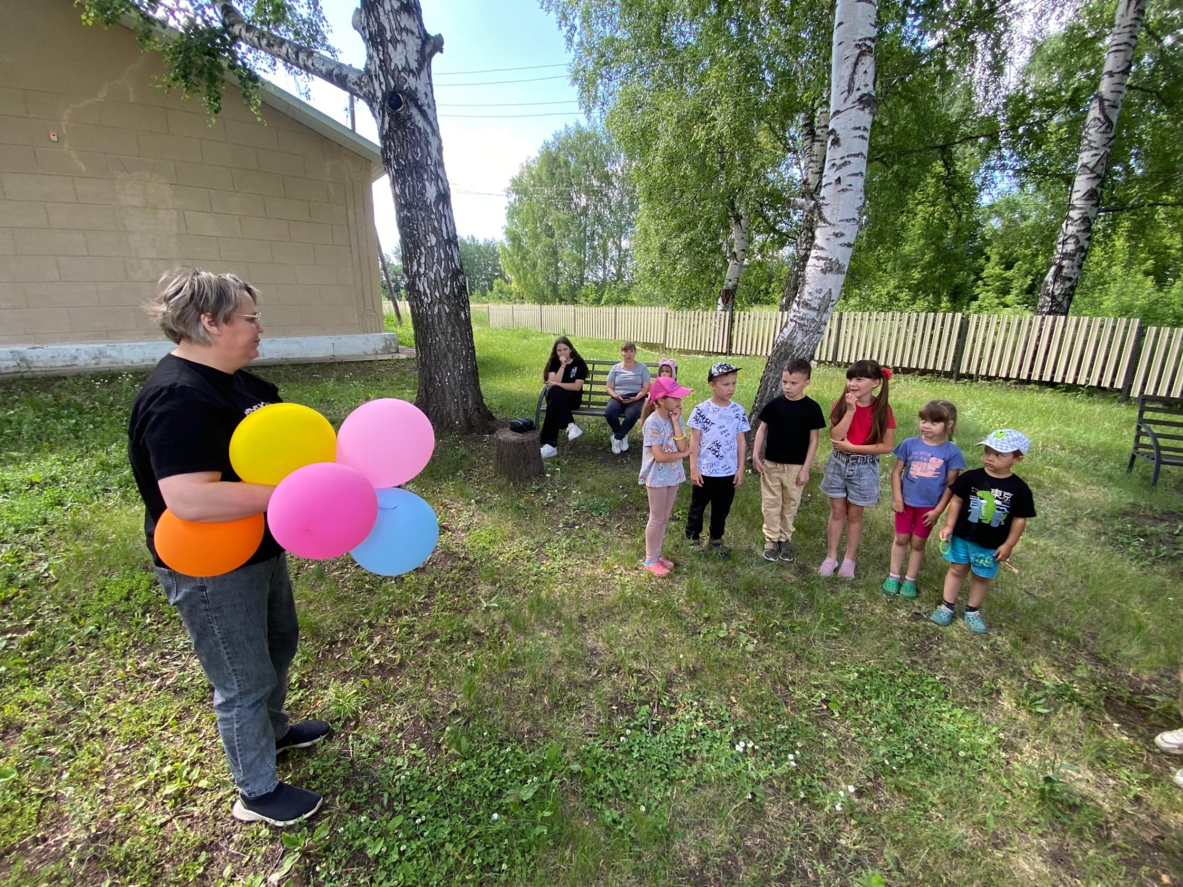 познавательно-игровая программа «Радость детства»