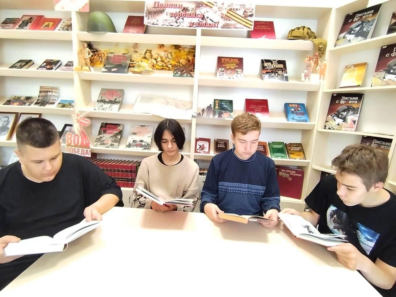 Поэтический вечер «Литературные хроники»