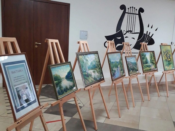 Выставка творческих работ «Пейзажи родного края» ко Дню пожилого человека в ДК села Семилетка