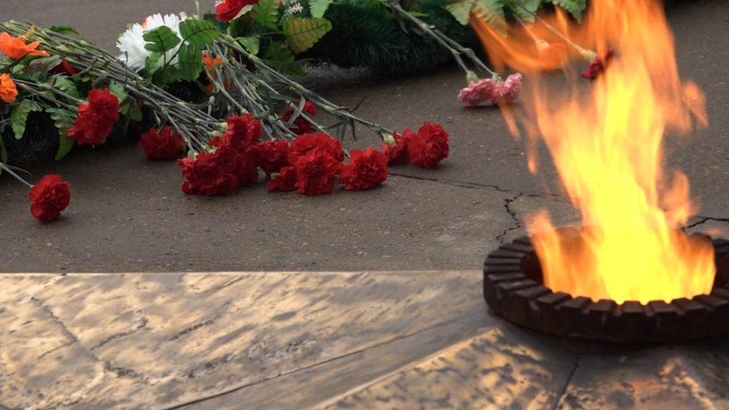 Патриотический митинг «Пусть свечи памяти горят»