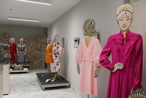 Выставка «Мода в зеркале истории»