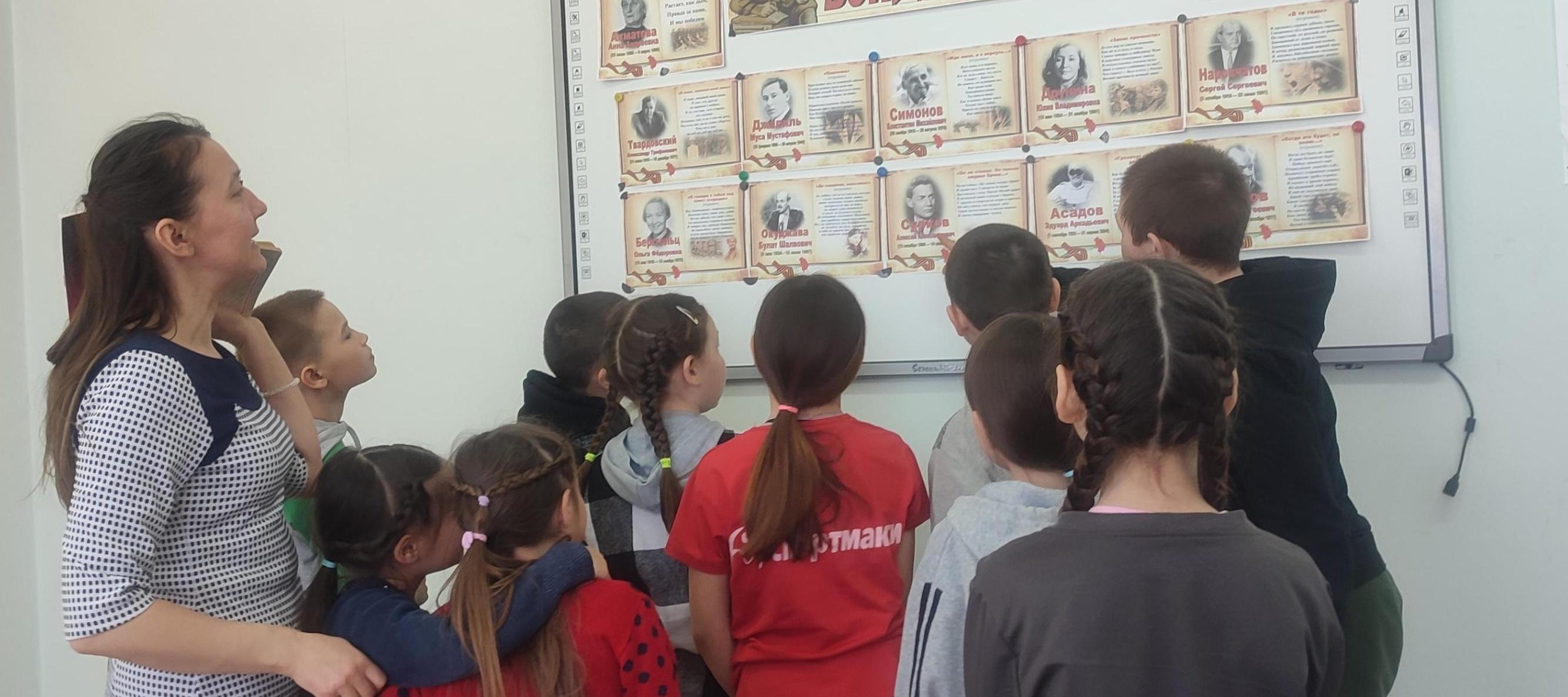 Выставка «Солдаты наши меньшие»