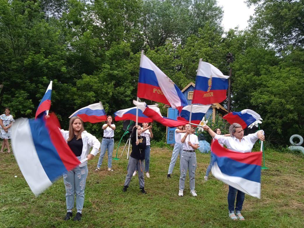 Праздничная программа «Молодежная атмосфера»
