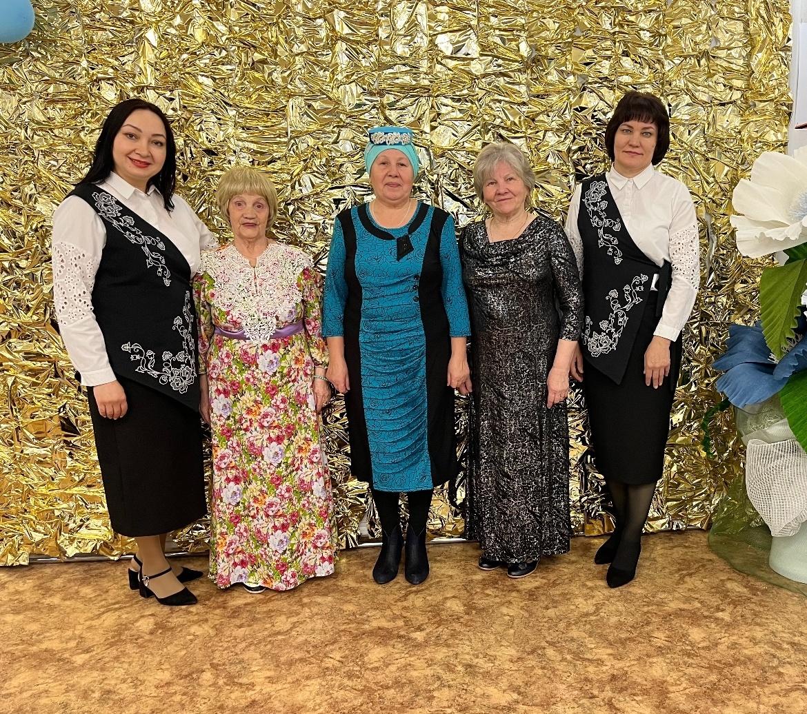 «Йөрәкләрдә-Тукай сүзләре»