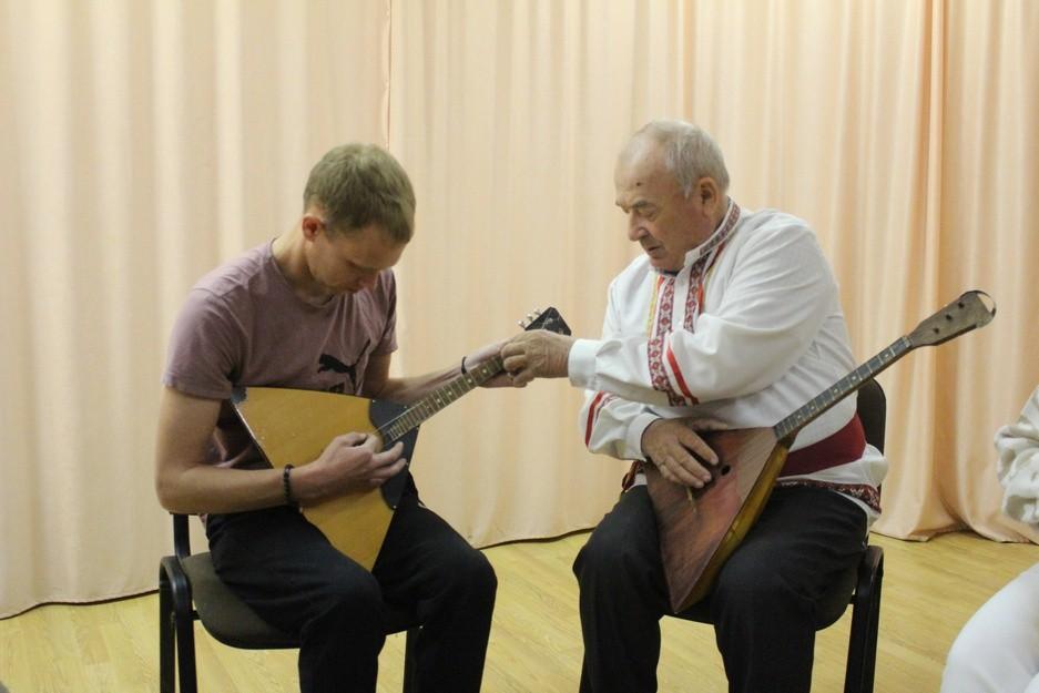 Программа «Русское сердце живет в балалайке»
