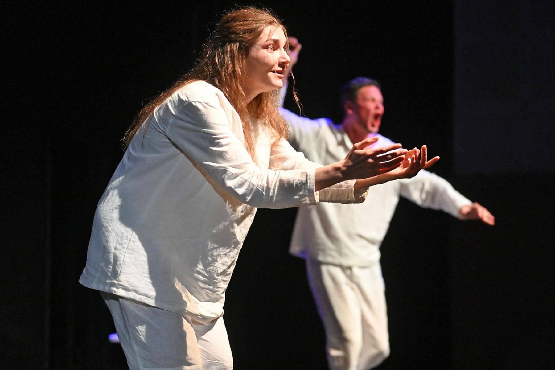 Спектакль «Вне времени»