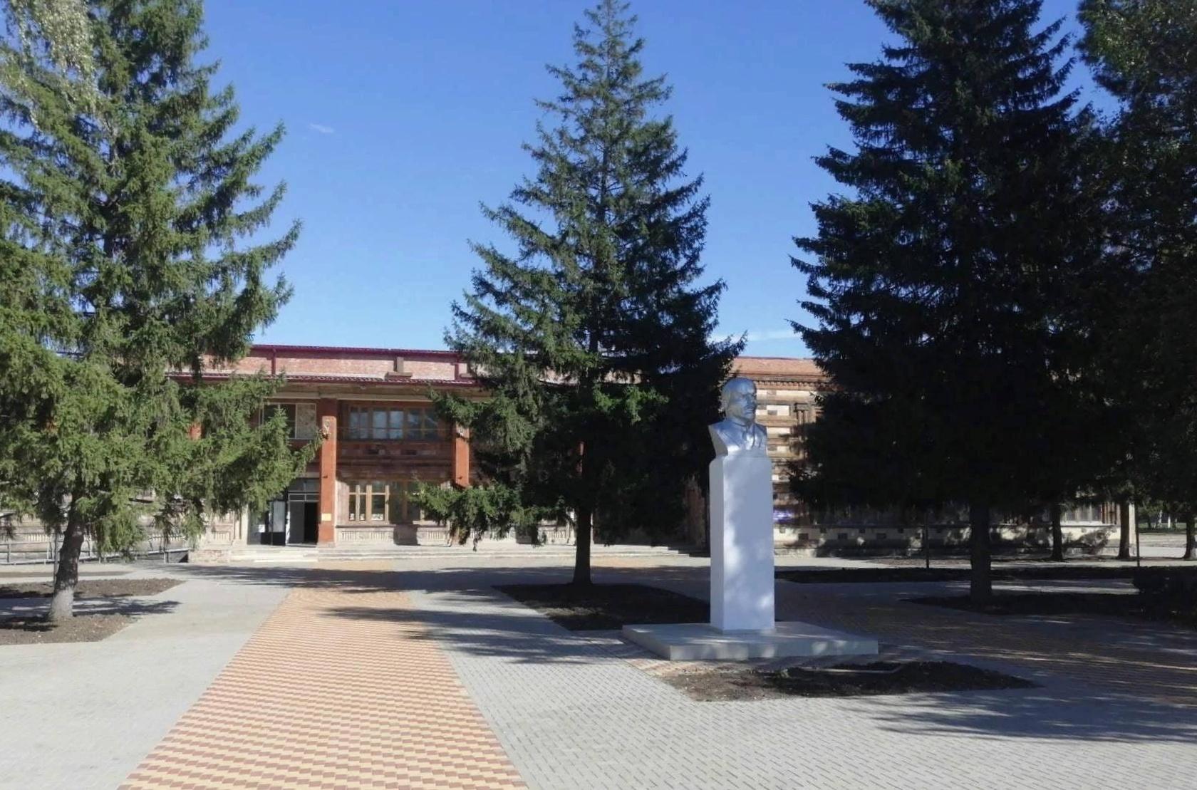 дом культуры буренкова. брюховецкая краснодарский край кинотеатр октябрь. брюховецкий дом культуры. современный сельский дом культуры. брюховецкий дом культуры.