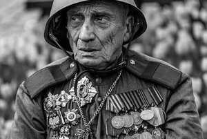 Фотовыставка «Мир начинается с защитника»