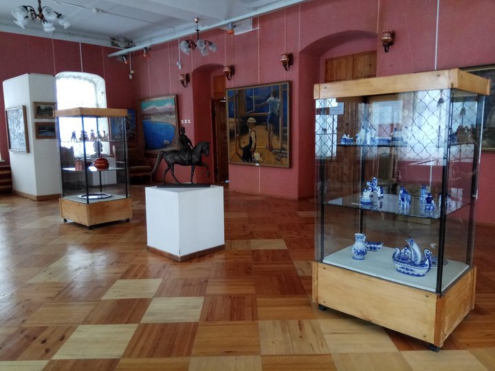 Экспозиции Картинной галереи г. Волжского