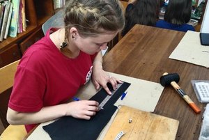 Мастер-класс «Брелок из кожи»